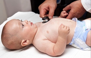 Боланинг юрак хасталигига чалинганининг қандай белгилари мавжуд?