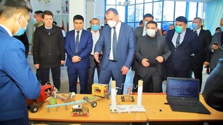 Гулистонда информатика ва ахборот технологияларига ихтисослаштирилган мактаб очилди