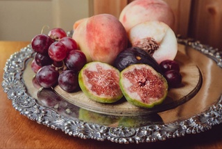 Ученые назвали виноград, инжир, абрикосы и персики средствами против «плохого» холестерина