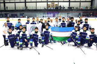 Жас хоккейшилеримиз жәҳән чемпионатында жеңиске еристи