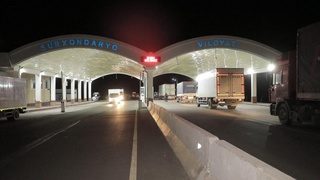 Термиз шаҳрида оғир вазнли транспорт воситаларининг ҳаракати чекланди