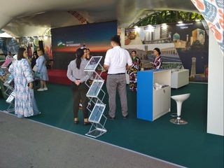 "Путешествуй!" туристик форумида ўзбек ҳунармандлари ҳам қатнашмоқда