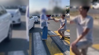 Йўл ўртасида қизга «турмуш қуришни таклиф қилган» тиктокер қамалди