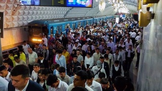 Deputat Toshkent metrosidagi odamlar tirbandligi muammosini koʻtardi