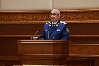 Сенатта Өзбекстан Республикасы Бас прокурорының прокуратура уйымларының 2024-жылдағы жумысы ҳаққындағы есабаты тыңланды