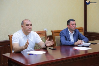 Киши ҳәм орта бизнес ўәкиллери менен ашық пикирлесиў болып өтти