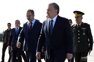 The President of Uzbekistan arrives in Ankara