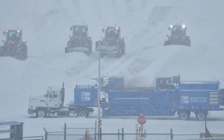 АҚШда рекорд даражада қор ёғди: бир миллионта уй электрсиз қолди