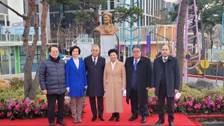 Сеулде Әлішер Науаидың мүсіні ашылды