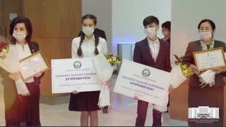 Тошкентда иқтидорли мактаб ўқувчилари учун "Ҳоким стипендияси" жорий этилди