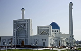 В Узбекистане разрешили проводить пятничные молитвы в мечетях