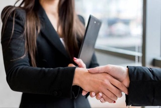 Өзбекстанда ҳаял-қызлар исбилерменлигин қоллап-қуўатлаў ушын 2026-2027-жылларда 2 триллион сум ажыратылады