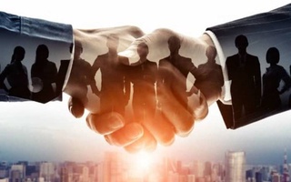 Дар Ӯзбекистон якҷоя кор кардани хешу табор манъ карда мешавад