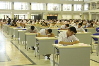 “Ҳукумат соати”: кириш имтиҳонларидаги “аввал тест, сўнг танлов” тартиби қандай ишлайди?