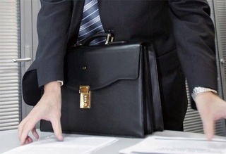 Toshkentda fuqarolar nomiga kredit rasmiylashtirib olgan hokim yordamchisi ushlandi