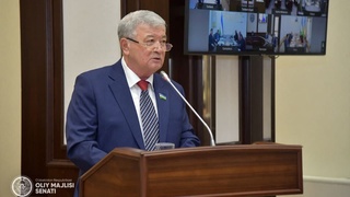 Автомобиль йўлидаги бетон тўсиқлар турли ЙТХлар олдини олиш учун ўрнатилган