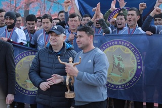 «Мен ғолиб» шиори остида ҳаваскорлар ўртасида оммавий югуриш мусобақаси ўтказилди