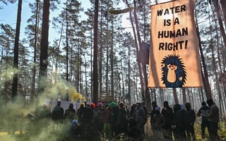 Атроф-муҳит фаоллари Берлин яқинидаги подстанцияга ўт қўйишди