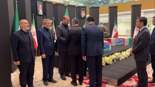 Ҳайати Ӯзбекистон дар маросими видоъ бинобар даргузашти Президенти Эрон дар Теҳрон ширкат дошт