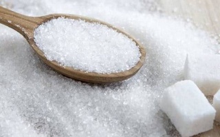 На специальных удешевленных прилавках дехканских рынков сахар продают по 10-12 тысяч сумов