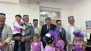 Следуя добрым традициям