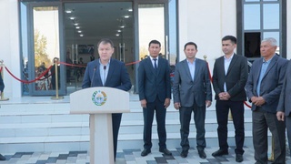 Чимбой тумани марказида янгидиан қурилган «Ёшлар маркази» иморати ишга тушди