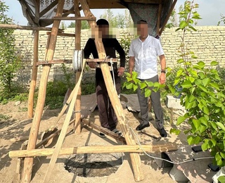 Aliment toʻlashdan qochib yurgan qarzdor ota oʻzi yashayotgan xonadon qudugʻidan topildi