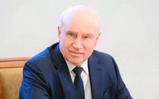 Ба ҳайати нозирони ИДМ дар интихоботи Президенти Ӯзбекистон Раиси Кумитаи иҷроияи ИДМ Сергей Лебедев роҳбарӣ мекунад.