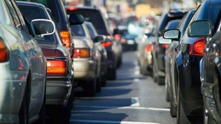 Автомобильные пробки на дорогах: как решить проблему?