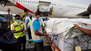 Гана первой в мире получила вакцины от Covid-19 через COVAX