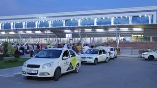 Раёсати нақлиёти шаҳри Тошканд озмуни ғояҳоро оид ба ташкили таксӣ дар фурудгоҳи Тошканд эълон менамояд