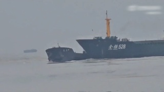 Хитойнинг Янцзи дарёсида иккита юк кемаси тўқнашиб кетди