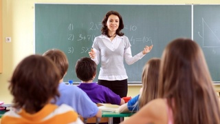 Ўқитувчилар беш йил олдин пенсияга чиқиши мумкин