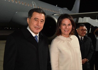 Глава МИД Германии прибыла в Узбекистан