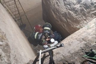 Чуқурга тушиб кетган фуқаро чиқариб олинди