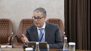 Министр финансов Узбекистана провел встречу с представителями АБР