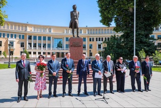 В Ташкенте состоялись мероприятия по случаю Дня русского языка и 225-летия со дня рождения великого русского поэта Александра Пушкина