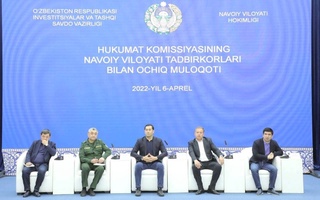 Министр МИВТ провел встречу с предпринимателями и экспортерами Навоийской области