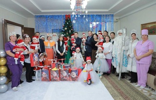 «Балалар үйи» тәрбияланыўшыларына Президентимиз саўғалары тапсырылды