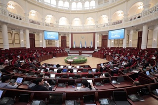 Жумыстан тысқары жумысларға ҳақы төлеў тәртиби белгиленбекте