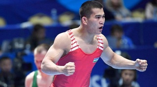 Жалгасбай Бердимуратов терма жамоамизга кумуш медаль тақдим этди