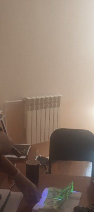 Tibbiyot birlashmasi xodimlar boʻlimi inspektori firibgarlik ustida ushlandi