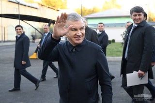 Мемлекет басшысы Ташкент қаласының ауданындағы когенерация қондырғысының жұмысымен танысты