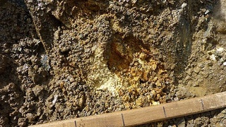 Президент томонидан “Қимматбаҳо металлар ва қимматбаҳо тошлар тўғрисида”ги қонун имзоланди