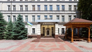 Ўзбекистоннинг Украинадаги элчихонаси ўзбекистонликлардан мамлакатни тарк этишни сўради