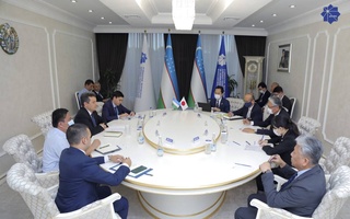 Министр ИКТ провел встречу с депутатом палаты Парламента Японии