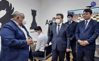 Министр ИКТ посетил Нукусский филиал ТУИТ и принял участие в церемонии открытия IT-инкубационного центра