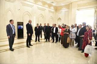 Для журналистов и представителей СМИ Навоийской области  была организована поездка в комплекс Имама Бухари