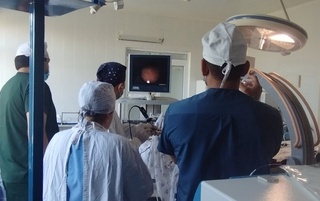 Икки ёшли бемор буйрагидаги тошлар лазерли эндоурологик операция орқали олиб ташланди