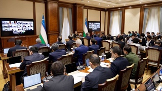 Сенатта Өзбекстанның халықаралық рейтинг ҳәм индекслердеги орны додаланды